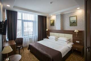 Отель Greenwich Hotel Улан-Удэ Номер люкс с 1 двуспальной кроватью-4