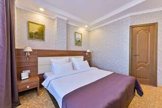Отель Greenwich Hotel Улан-Удэ Номер люкс с 1 двуспальной кроватью-3