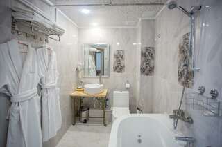 Отель Greenwich Hotel Улан-Удэ Номер полулюкс с 1 двуспальной кроватью-4