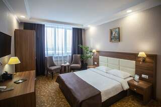 Отель Greenwich Hotel Улан-Удэ Номер полулюкс с 1 двуспальной кроватью-3